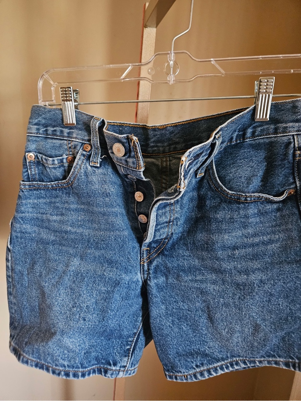 Classic High-Waist Button-Fly Denim Shorts - Medium Blue 501 size 25